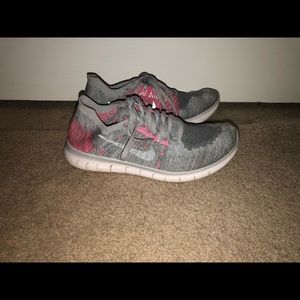 Nike Flyknit Tennis Shoes